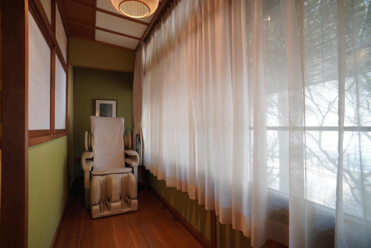Arima Onsen Tocen Goshobo Hotel Kobe Ngoại thất bức ảnh A room at a Japanese onsen